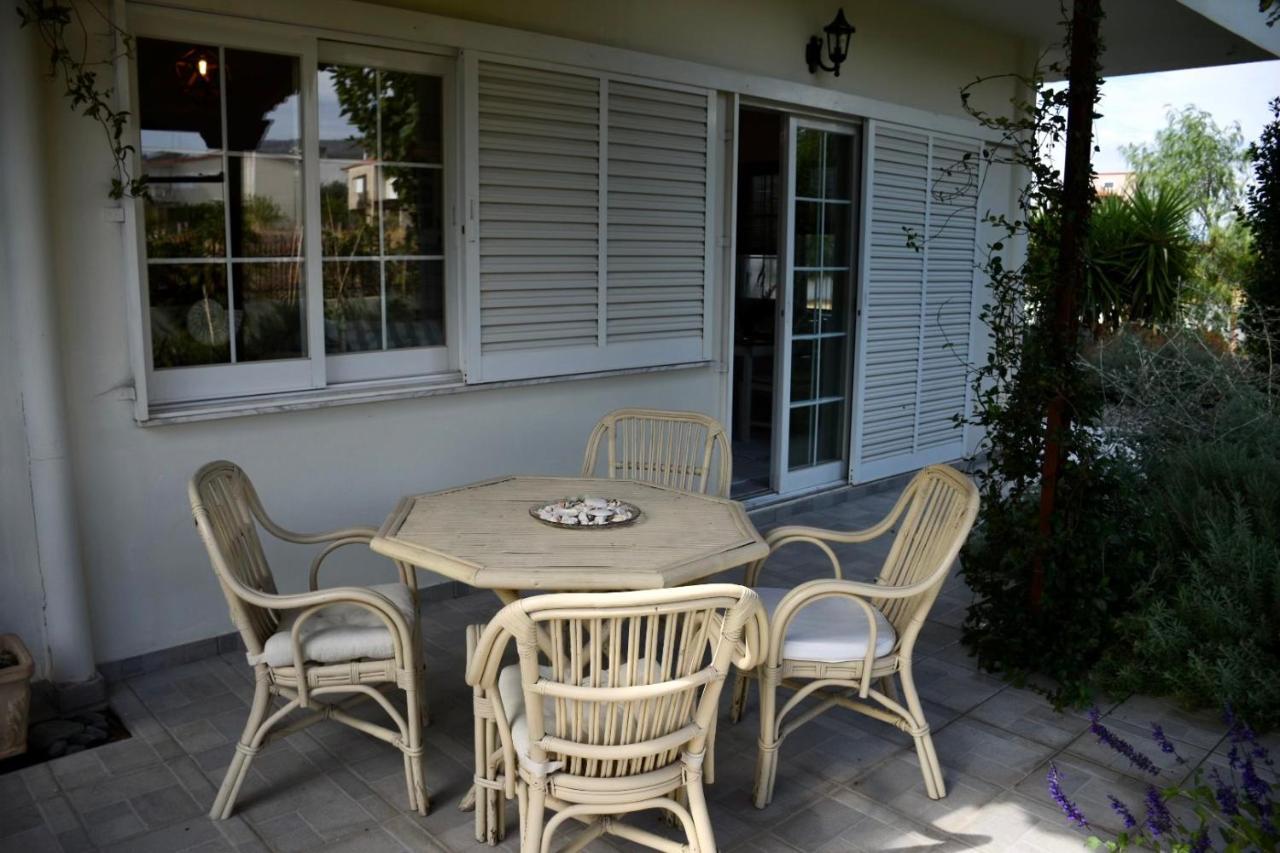 Apartment Beach House Chalkís Dış mekan fotoğraf