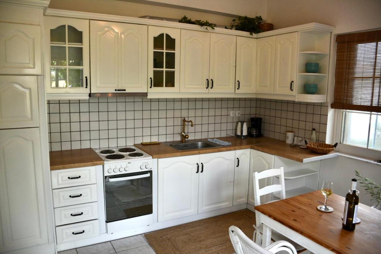 Apartment Beach House Chalkís Dış mekan fotoğraf