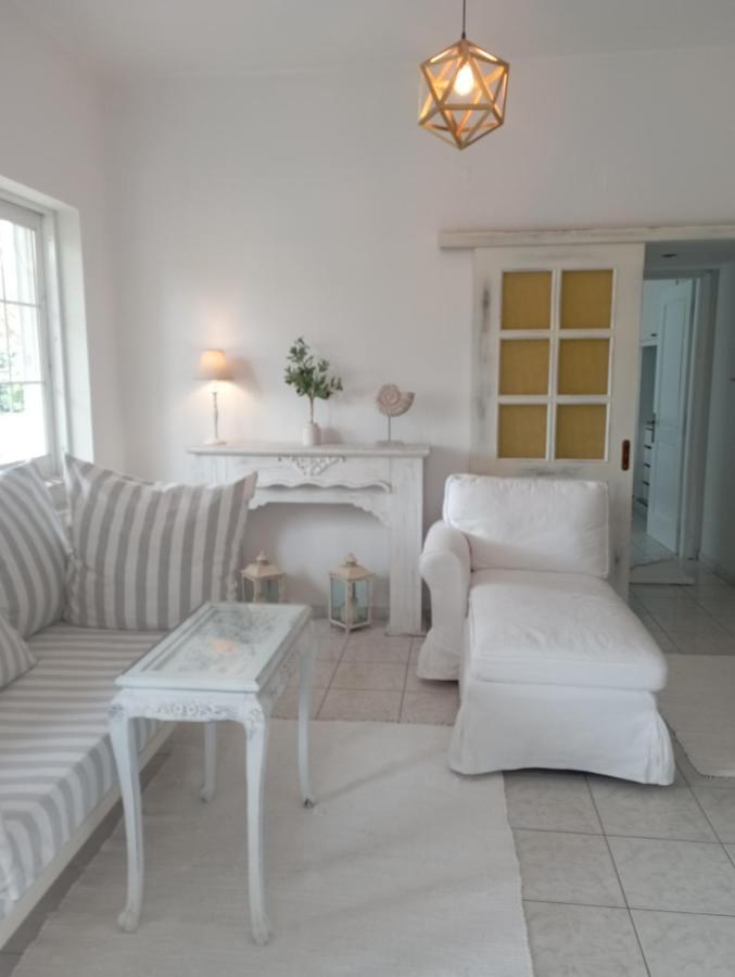 Apartment Beach House Chalkís Dış mekan fotoğraf